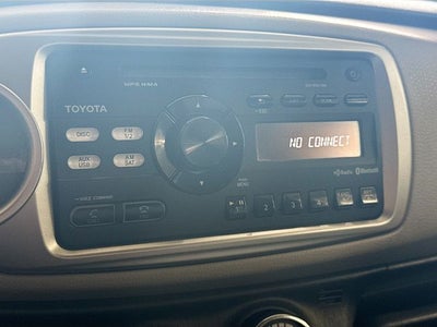 2013 Toyota Yaris LE