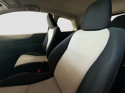 2013 Toyota Yaris LE