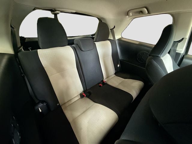 2013 Toyota Yaris LE