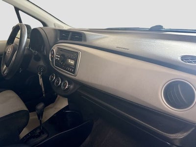 2013 Toyota Yaris LE