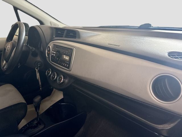 2013 Toyota Yaris LE