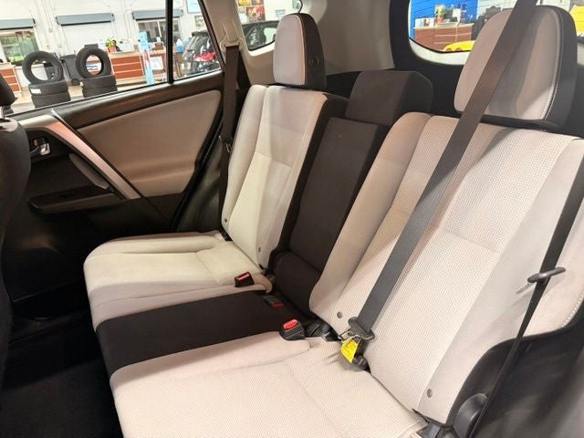 2018 Toyota RAV4 XLE w/ Blind Spot Alert