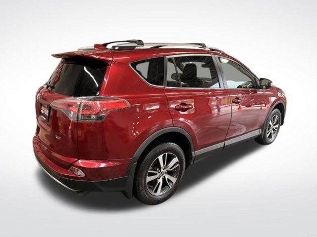 2018 Toyota RAV4 XLE w/ Blind Spot Alert