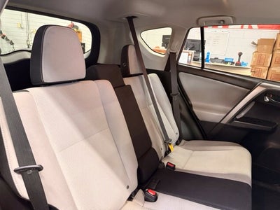 2018 Toyota RAV4 XLE w/ Blind Spot Alert