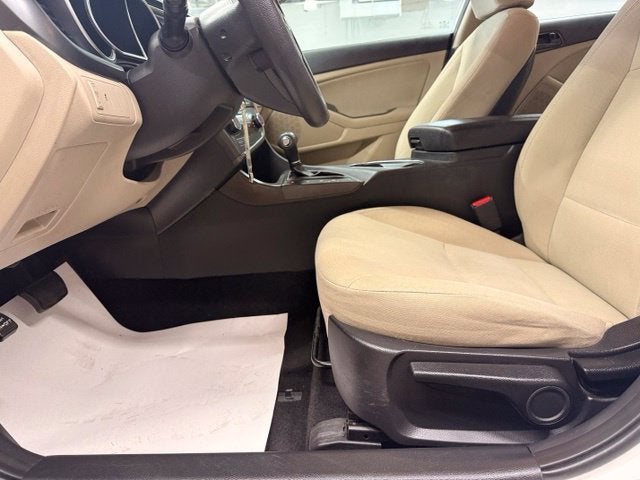 2015 Kia Optima LX w/ Auto Headlights