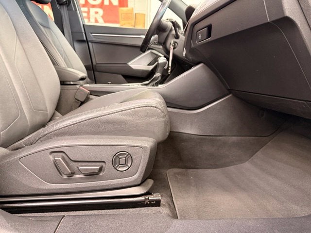 2021 Audi Q3 Premium quattro w/ Pwr Liftgate