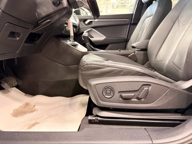 2021 Audi Q3 Premium quattro w/ Pwr Liftgate
