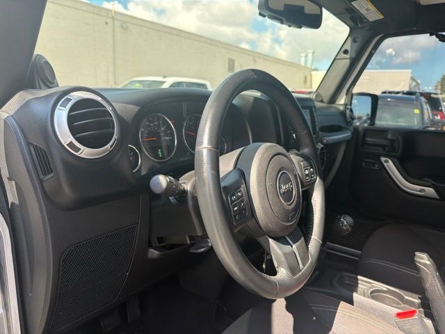 2013 Jeep Wrangler Unlimited Sahara 4WD W/6SP MANUAL