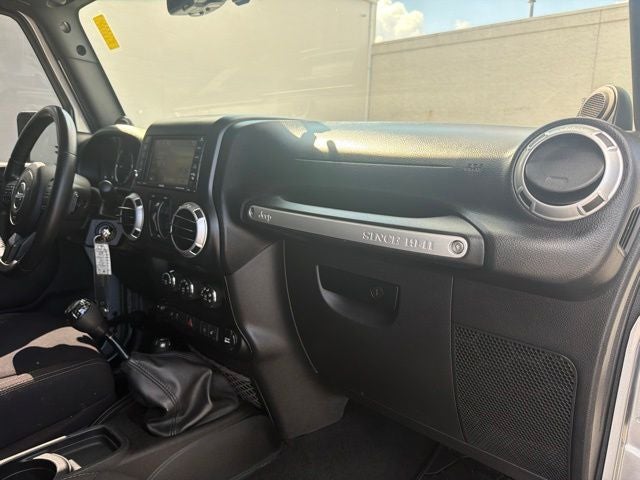 2013 Jeep Wrangler Unlimited Sahara 4WD W/6SP MANUAL