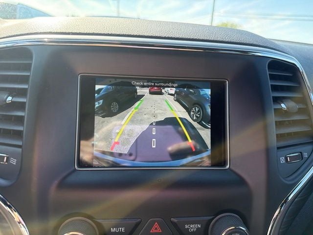 2019 Jeep Grand Cherokee Laredo