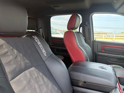 2017 RAM 1500 Rebel 4WD 1 OWNER & CLEAN CARFAX