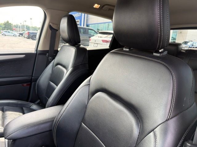 2020 Ford Escape SEL W/ HEATED SEATS