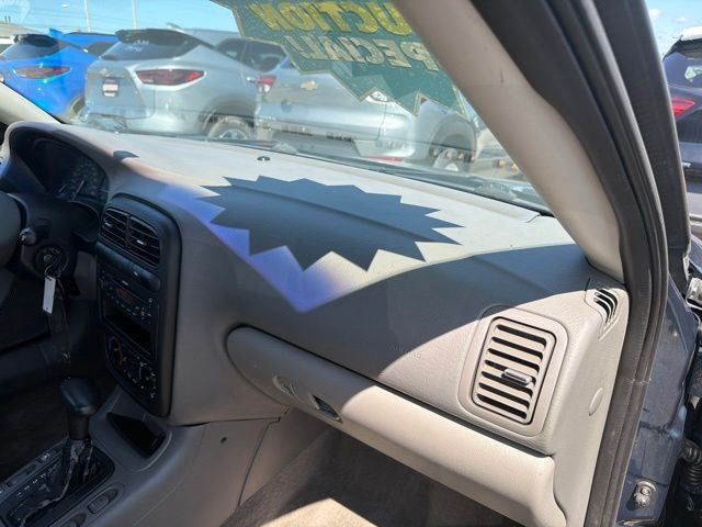2002 Saturn L100 Base