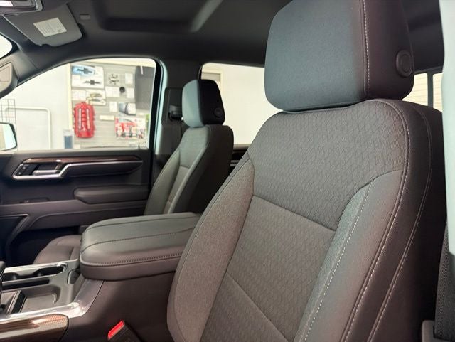 2026 Chevrolet Silverado 1500 LT LT1
