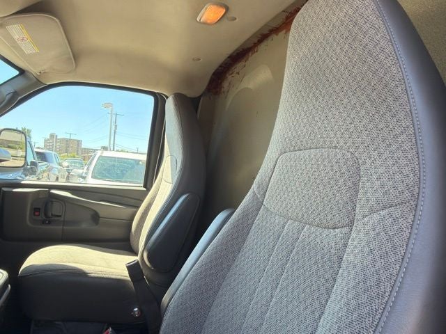 2015 GMC Savana 3500 Work Van 6.0L V8 ONLY 48K MILES!