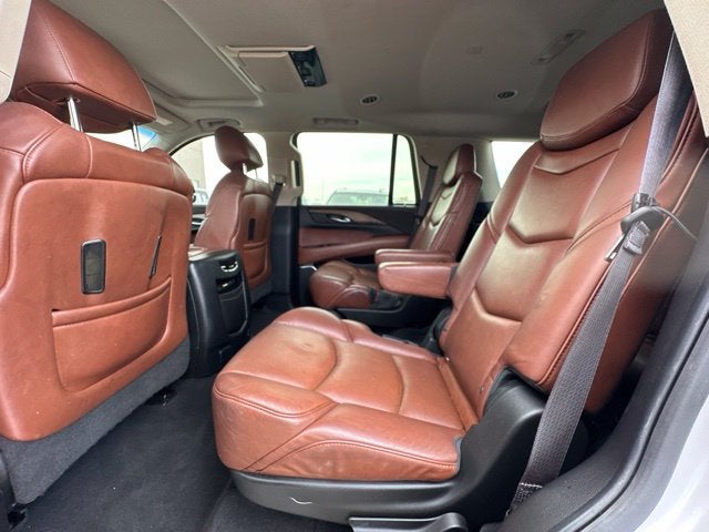 2016 Cadillac Escalade Luxury 4WD W/ SUNROOF