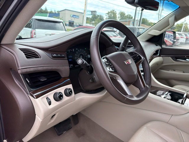 2017 Cadillac Escalade Premium Luxury W/ SUNROOF