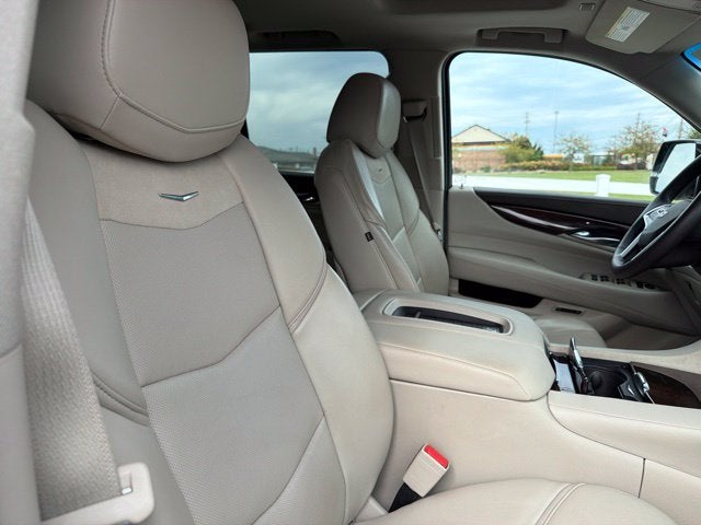 2017 Cadillac Escalade Premium Luxury W/ SUNROOF