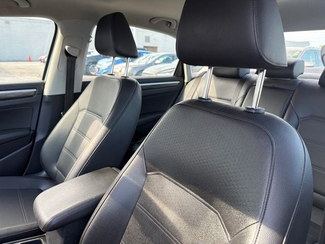 2017 Volkswagen Passat 1.8T SE
