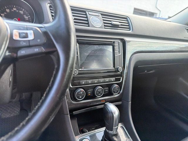 2017 Volkswagen Passat 1.8T SE