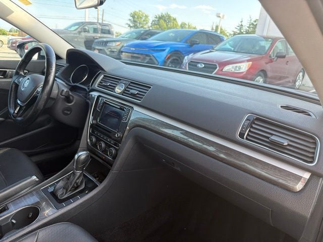2017 Volkswagen Passat 1.8T SE