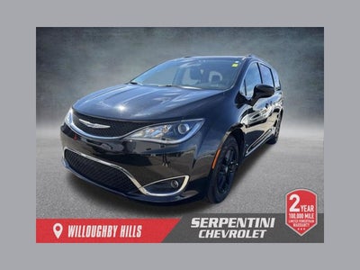 2020 Chrysler Pacifica Touring L 8 PASSENGER SEATING