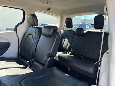 2020 Chrysler Pacifica Touring L 8 PASSENGER SEATING