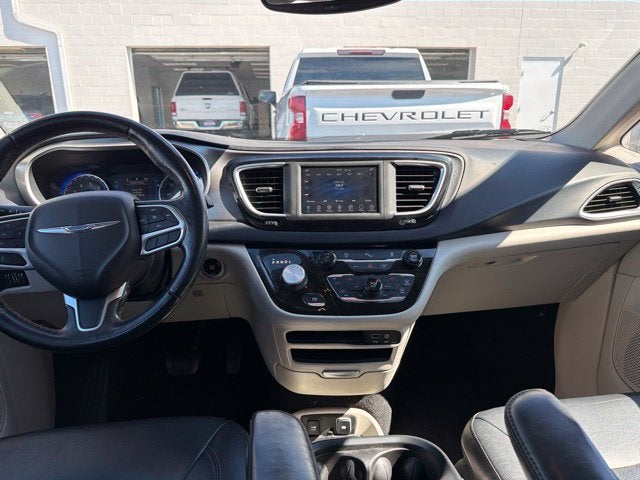 2020 Chrysler Pacifica Touring L 8 PASSENGER SEATING