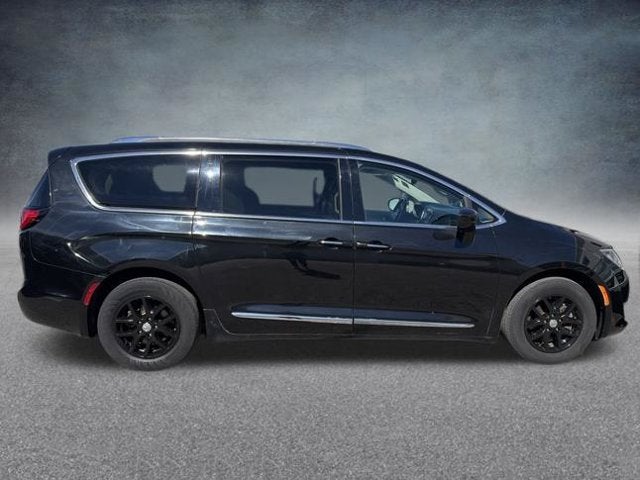 2020 Chrysler Pacifica Touring L 8 PASSENGER SEATING