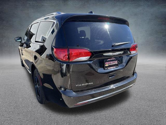 2020 Chrysler Pacifica Touring L 8 PASSENGER SEATING