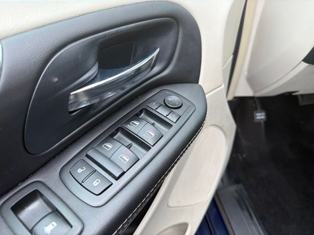 2014 Chrysler Town & Country Touring