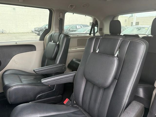 2014 Chrysler Town & Country Touring