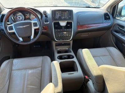 2014 Chrysler Town & Country Limited