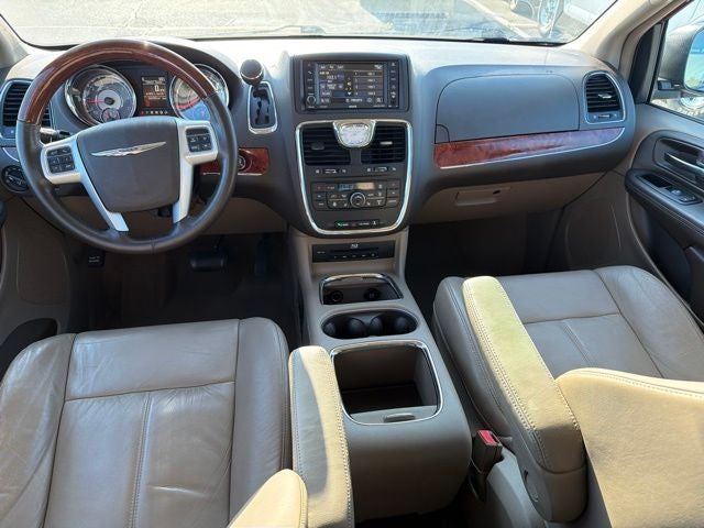 2014 Chrysler Town & Country Limited