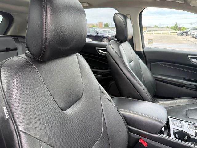2019 Ford Edge Titanium AWD W/ SUNROOF & NAV