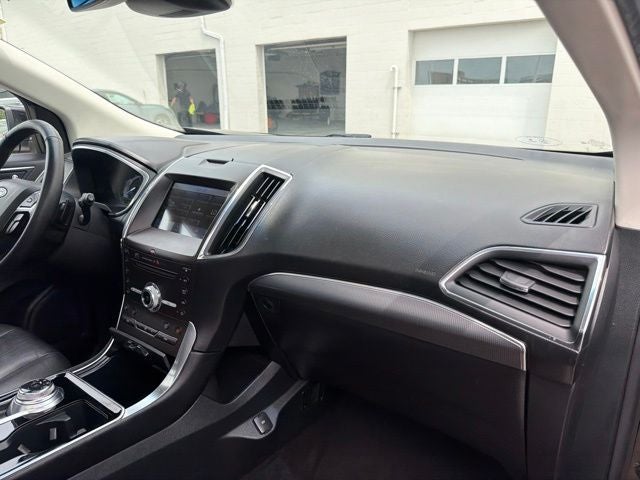 2019 Ford Edge Titanium AWD W/ SUNROOF & NAV