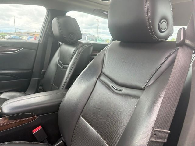 2013 Cadillac XTS Luxury W/ SUNROOF & BOSE