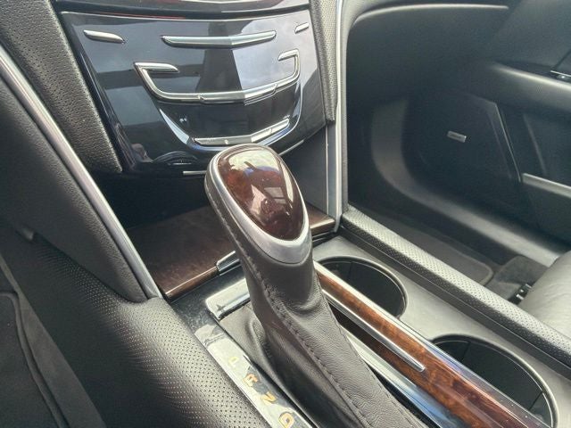 2013 Cadillac XTS Luxury W/ SUNROOF & BOSE