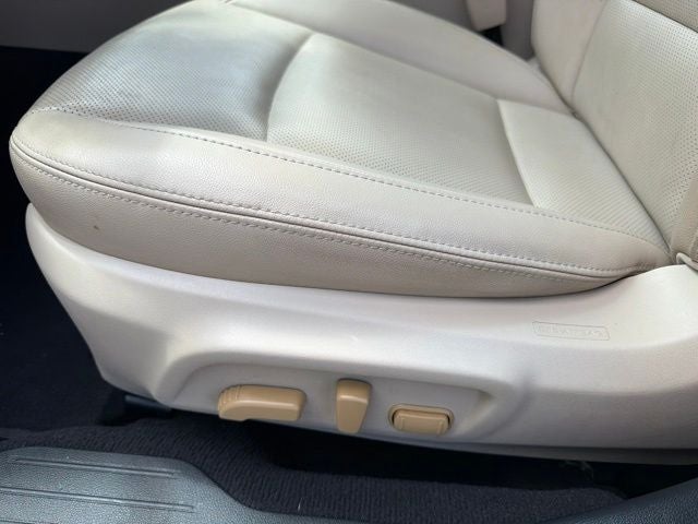 2016 Subaru Outback 2.5i Limited W/ SUNROOF