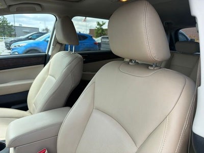 2016 Subaru Outback 2.5i Limited W/ SUNROOF