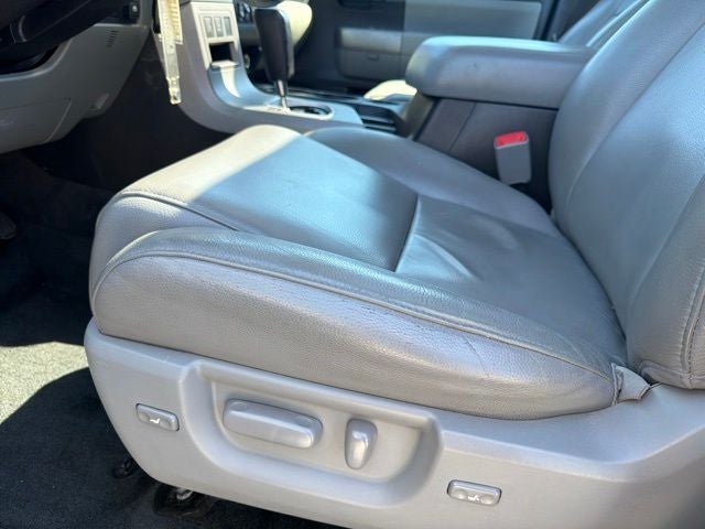 2016 Toyota Sequoia SR5 5.7L