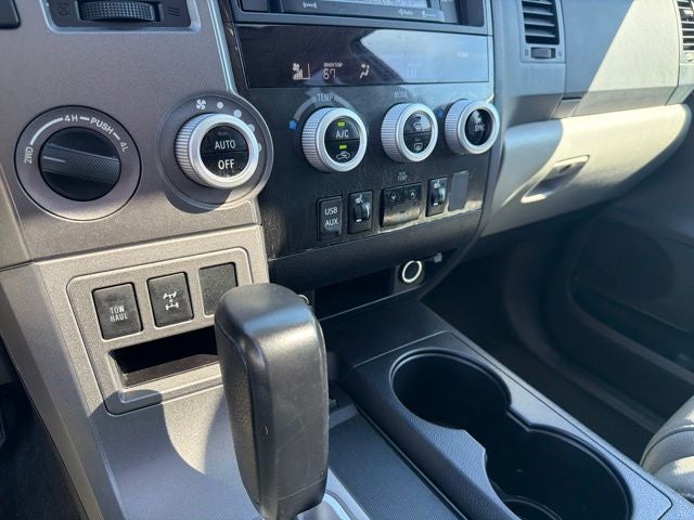 2016 Toyota Sequoia SR5 5.7L
