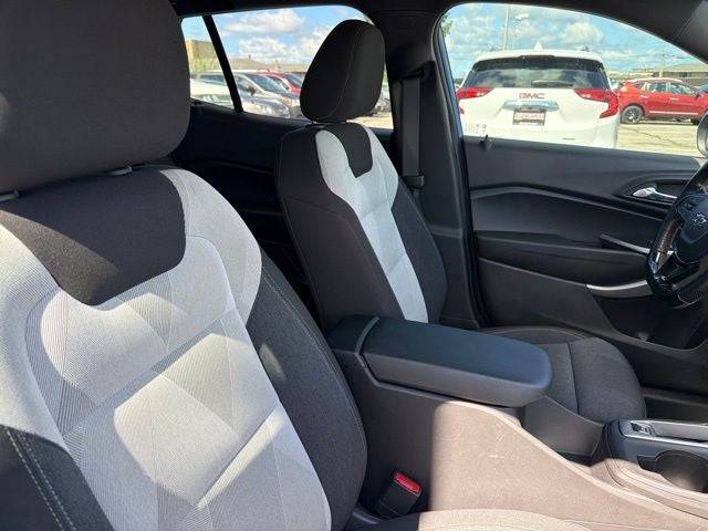 2024 Chevrolet Trax 1RS W/ SUNROOF & HEATED SEATS