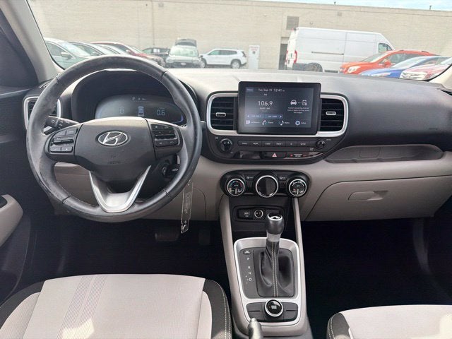 2023 Hyundai Venue SEL W/ SUNROOF