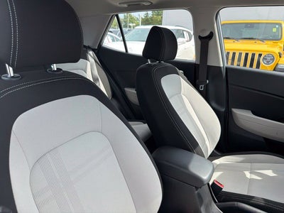 2023 Hyundai Venue SEL W/ SUNROOF