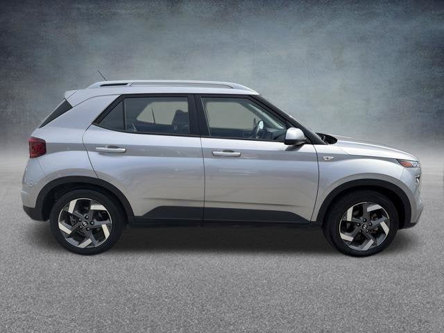 2023 Hyundai Venue SEL W/ SUNROOF