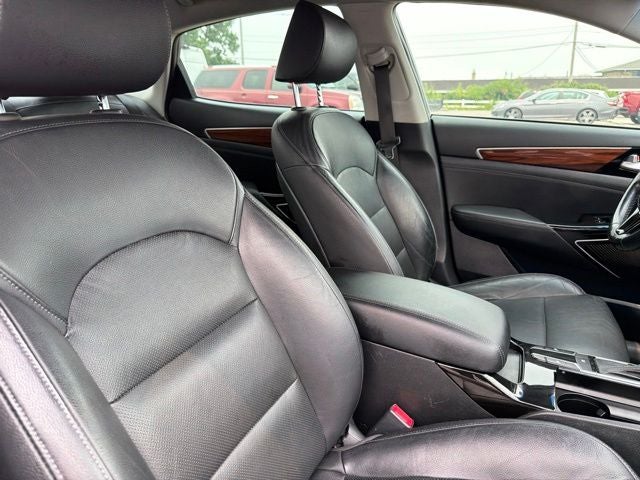 2017 Kia Cadenza Premium