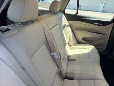 2018 Buick Regal TourX Essence AWD