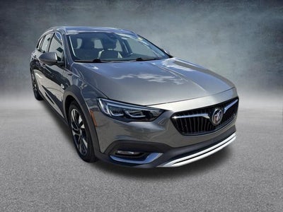 2018 Buick Regal TourX Essence AWD