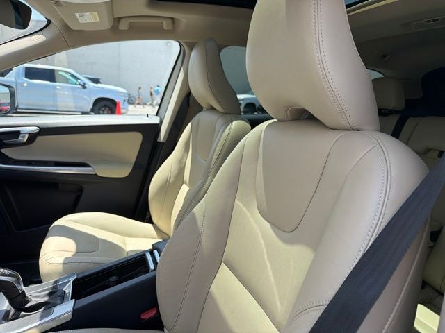 2016 Volvo XC60 T6 Drive-E Platinum AWD